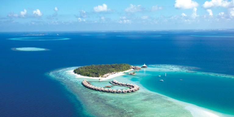 Baros Maldives Resort - The island mainly convinces by its first class house reef and the excellent service.